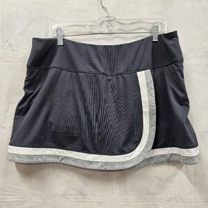 Bolle Women's White and Gray Athletic Skirt